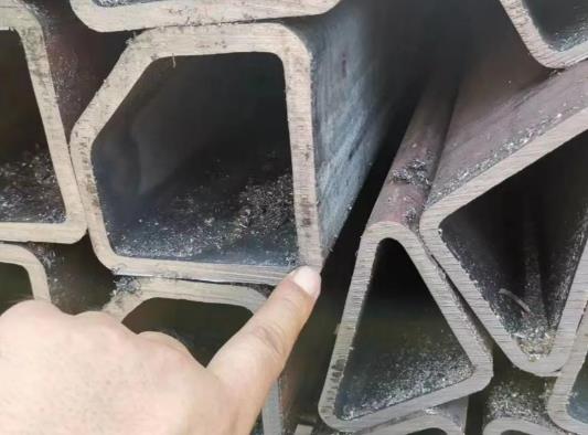 区别于圆管、方矩管标准截面，非规则横截面的钢管统称异型钢管